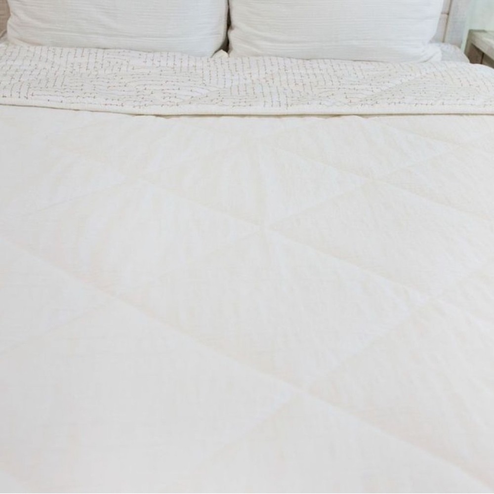 Beddy’s Love at First White (All Cotton) - FULL - Picture 2 of 10